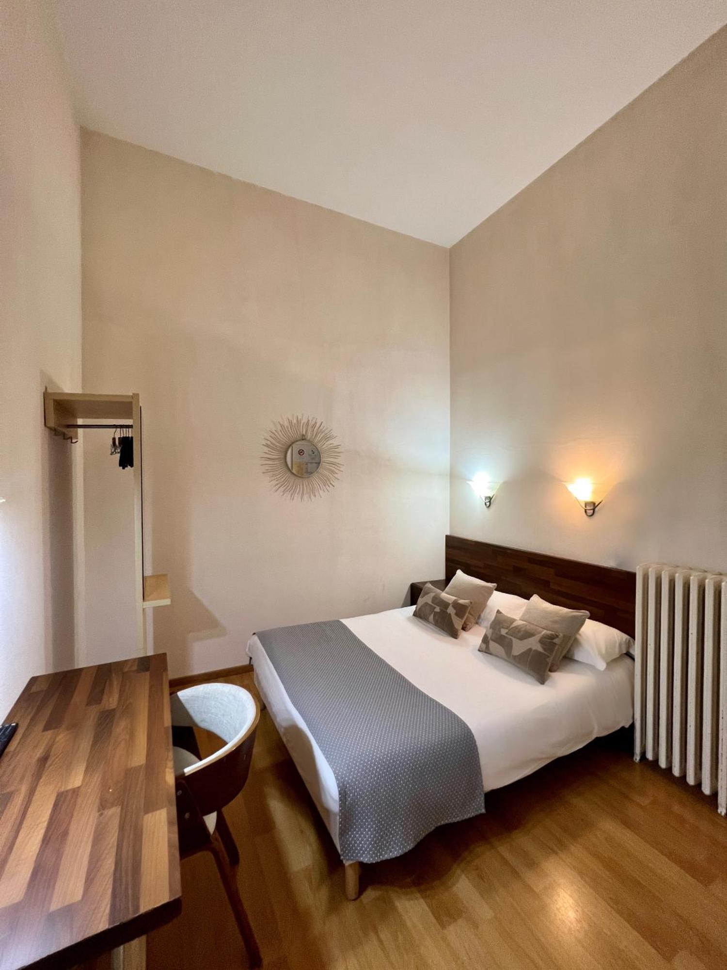 Hotel Des Beaux Arts Paris Rum bild